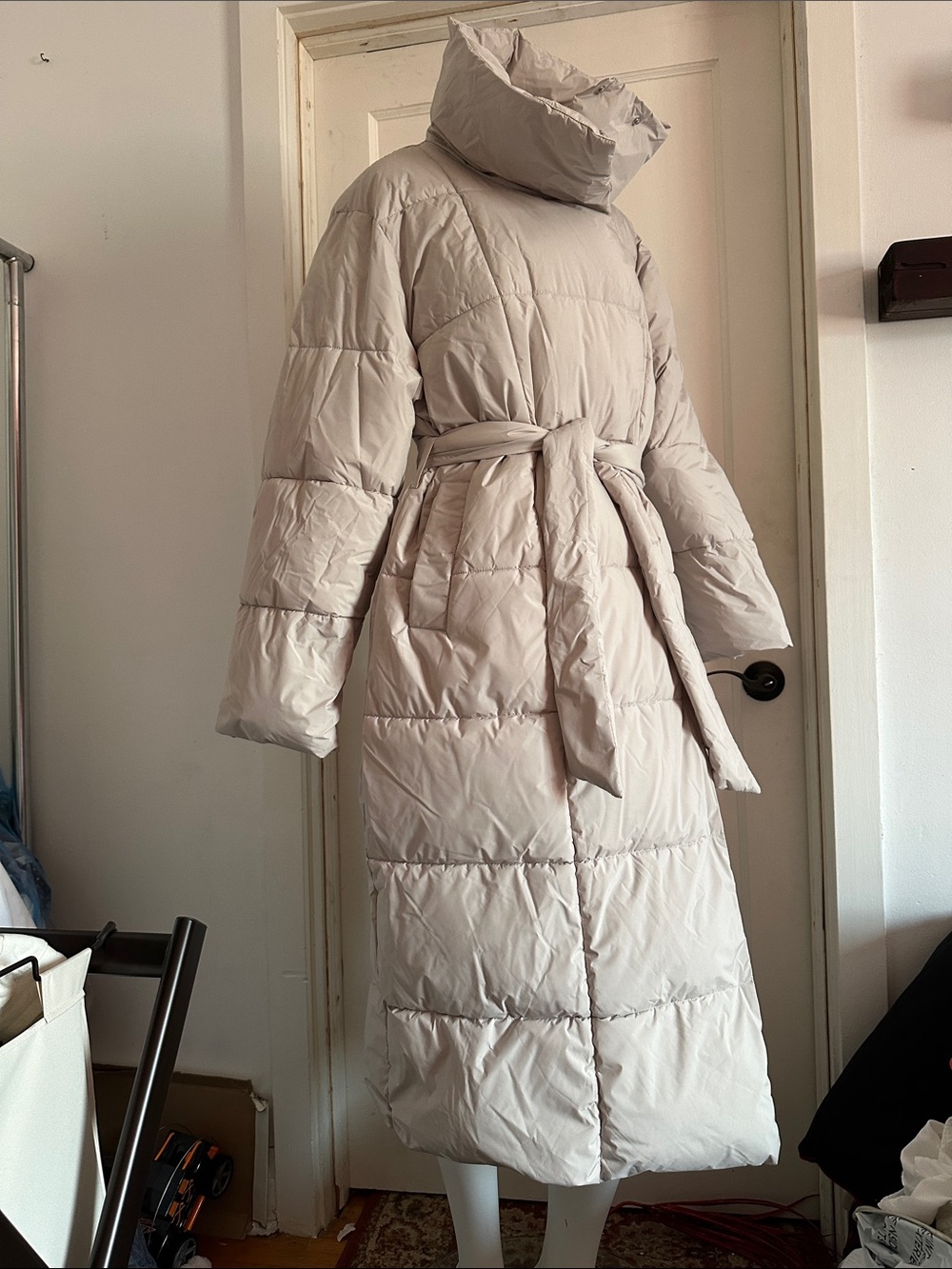 Dynamite oversized winter duvet coat puffer jacket cream tan beige belted L Xl